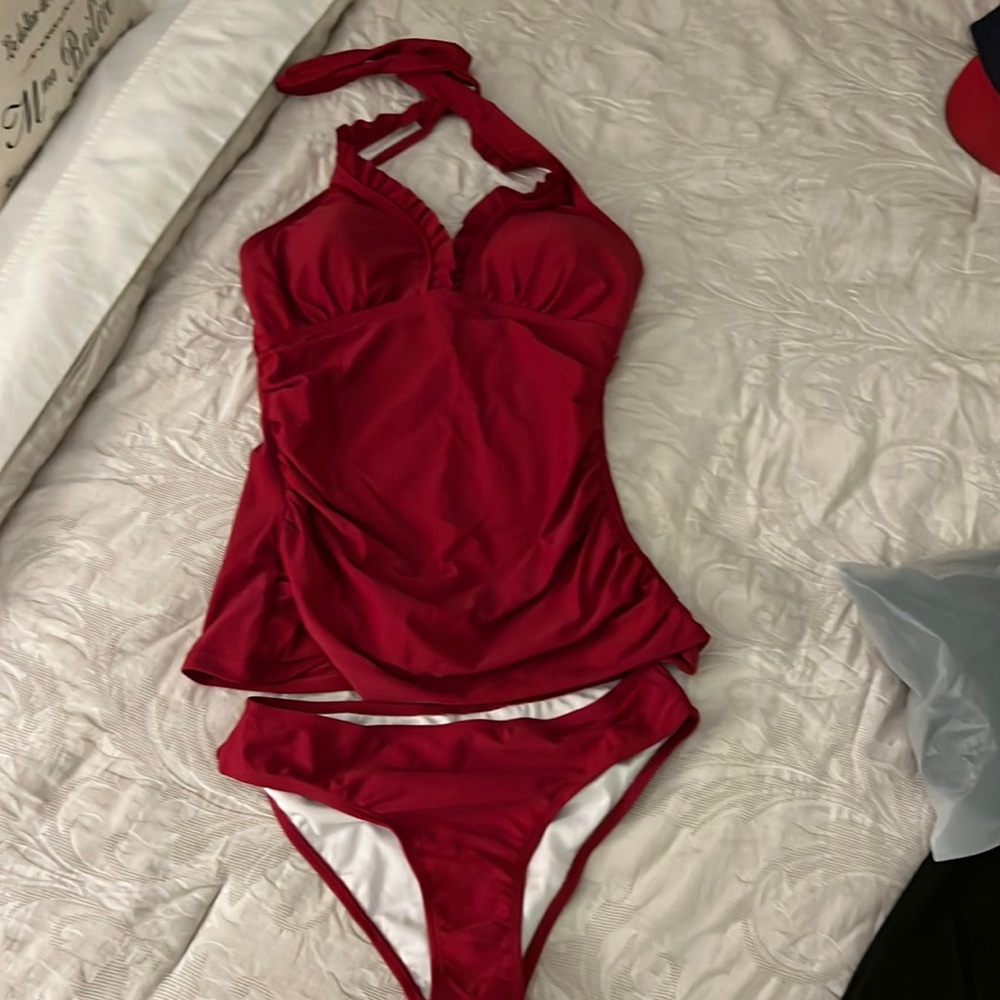 Just in time for summer ☀️🍹Red tankini. Never worn. Gorgeous!